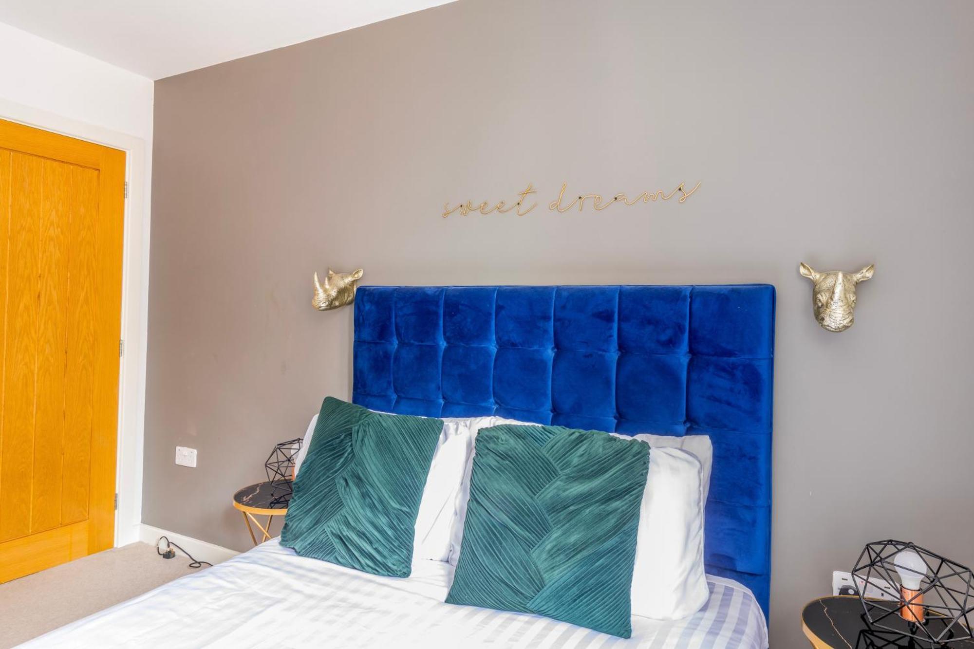 Contemporary Abbey Yard By Prescott Apartments Abingdon-on-Thames Exterior foto